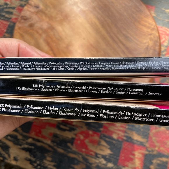 DIM Vintage hosiery Bundle. 3 pairs: 2 black, 1 naturel - Picture 6 of 15